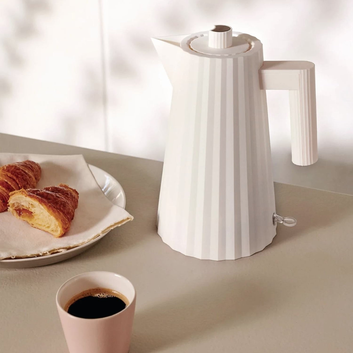 Alessi Plissé Kettle White | Minimax
