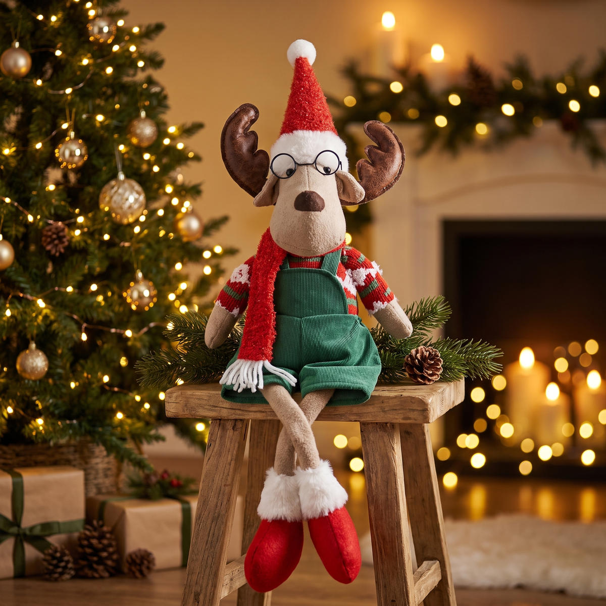 Noel Milton Sitting Moose Christmas Decoration Green/Red 60cm | Minimax