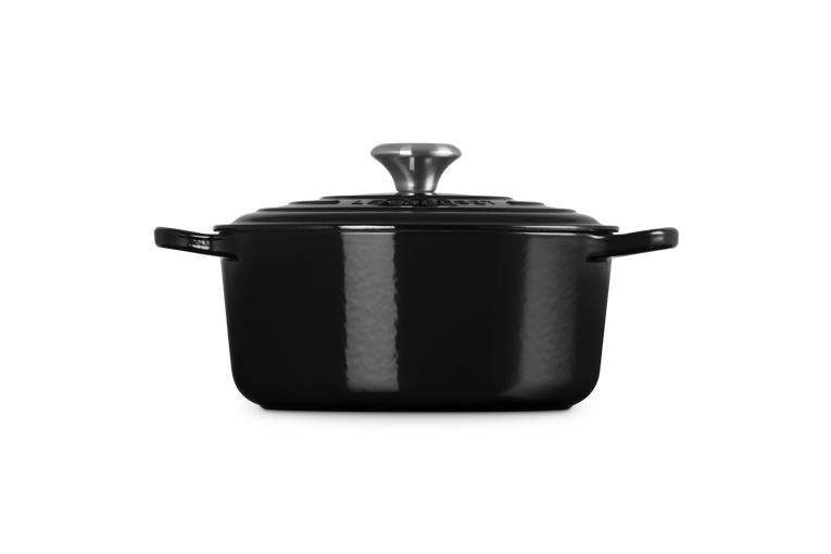Le Creuset Signature Cast Iron Round Casserole Black Onyx 24cm (4.2L) | Minimax