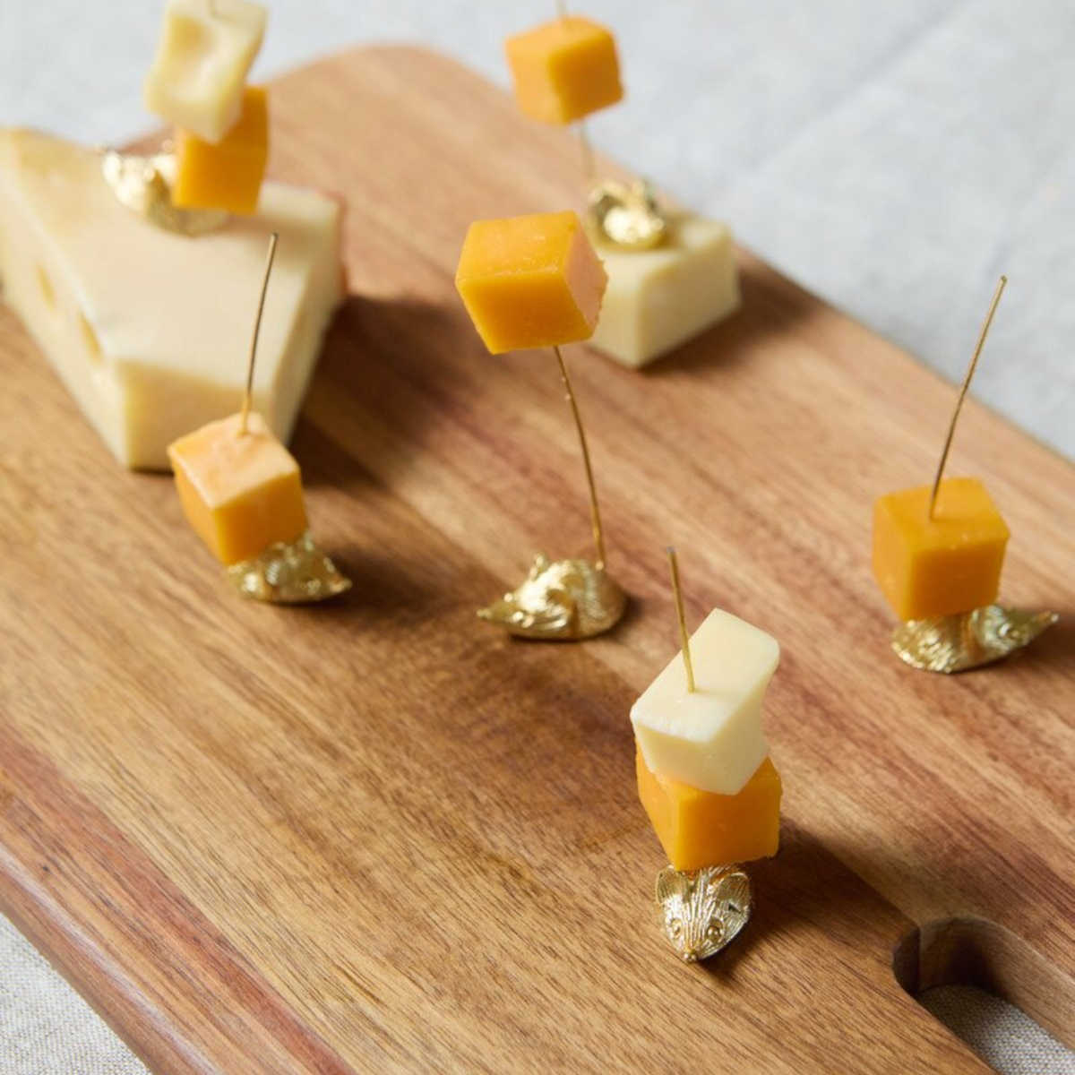 Here's How The Gloria Hors D'oervres Picks Gold (Set of 6)