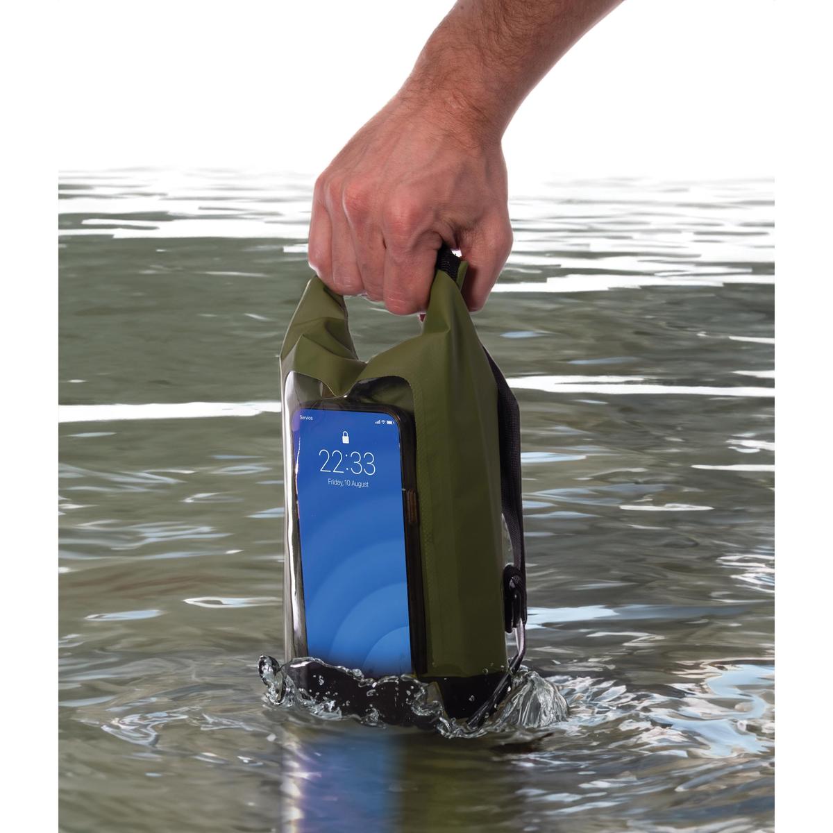 Maverick Dry Bag Green 2 Litres - held in a water | Minimax