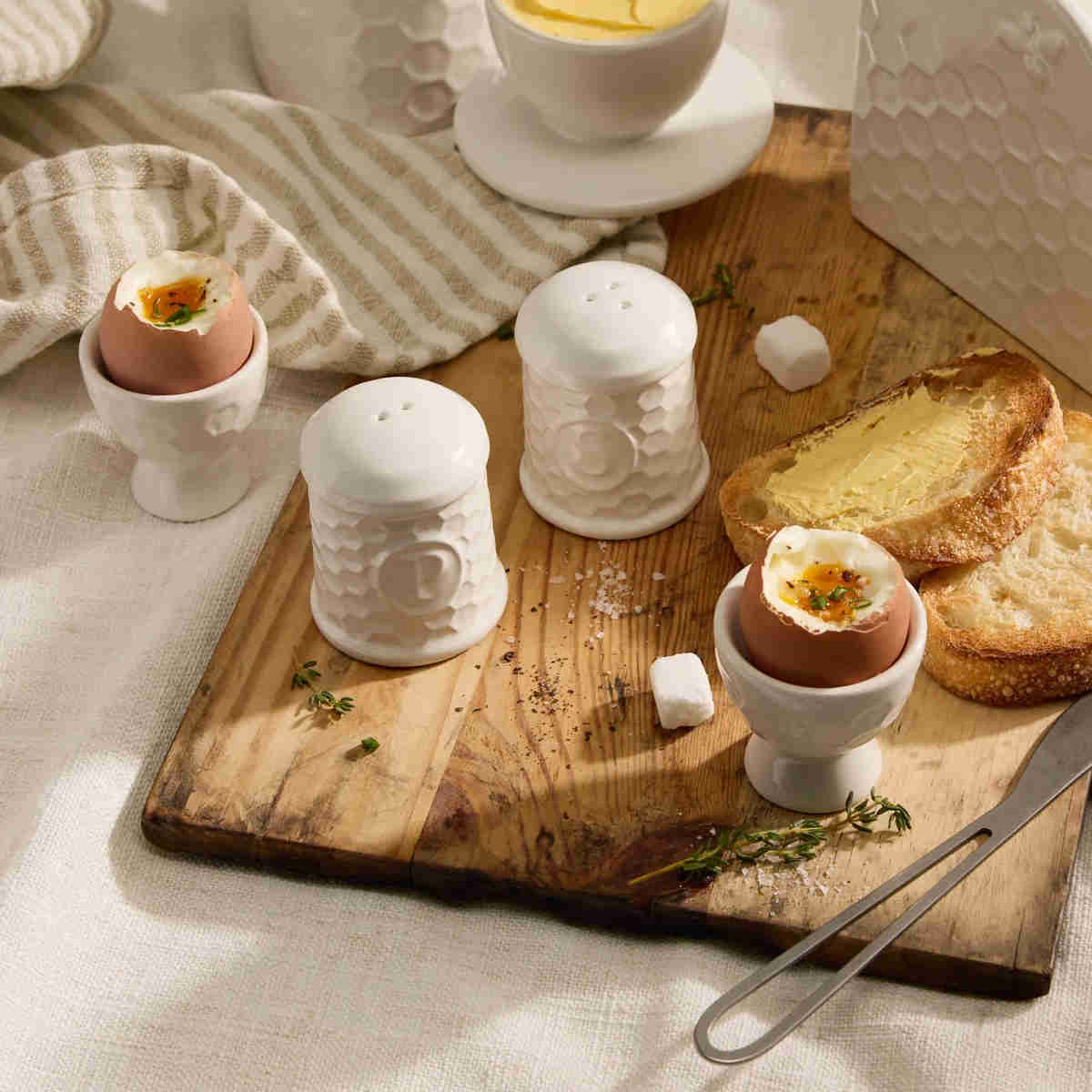 Davis & Waddell Wildflower & Hive Egg Cups Set of 2 | Minimax