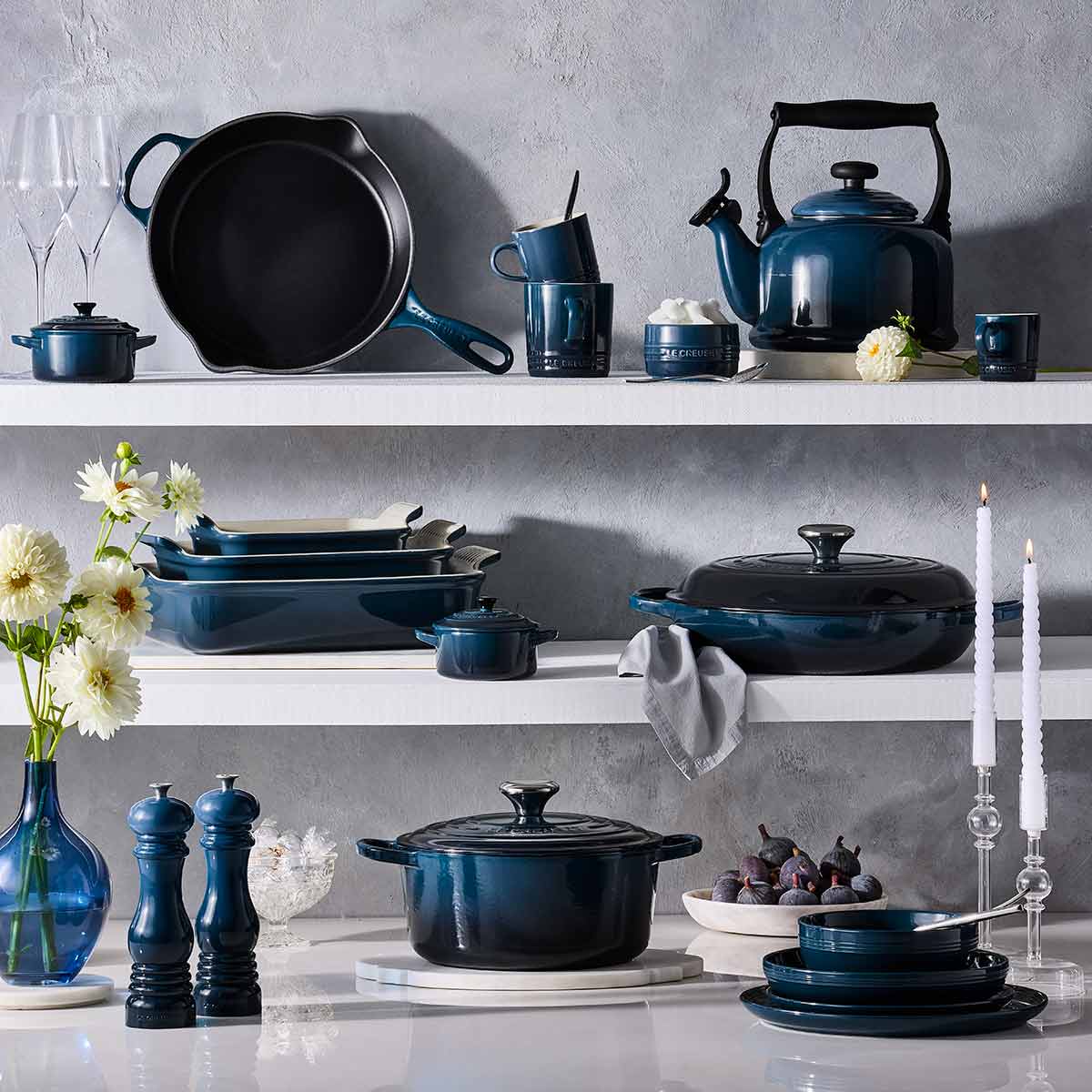 Le Creuset Signature Round Casserole Nuit 28cm (6.7L) | Minimax