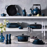 Le Creuset Signature Round Casserole Nuit 28cm (6.7L) | Minimax