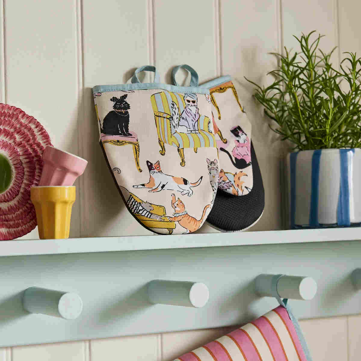 Ulster Weavers Cool Cats Microwave Mitts Multi-Coloured | Minimax