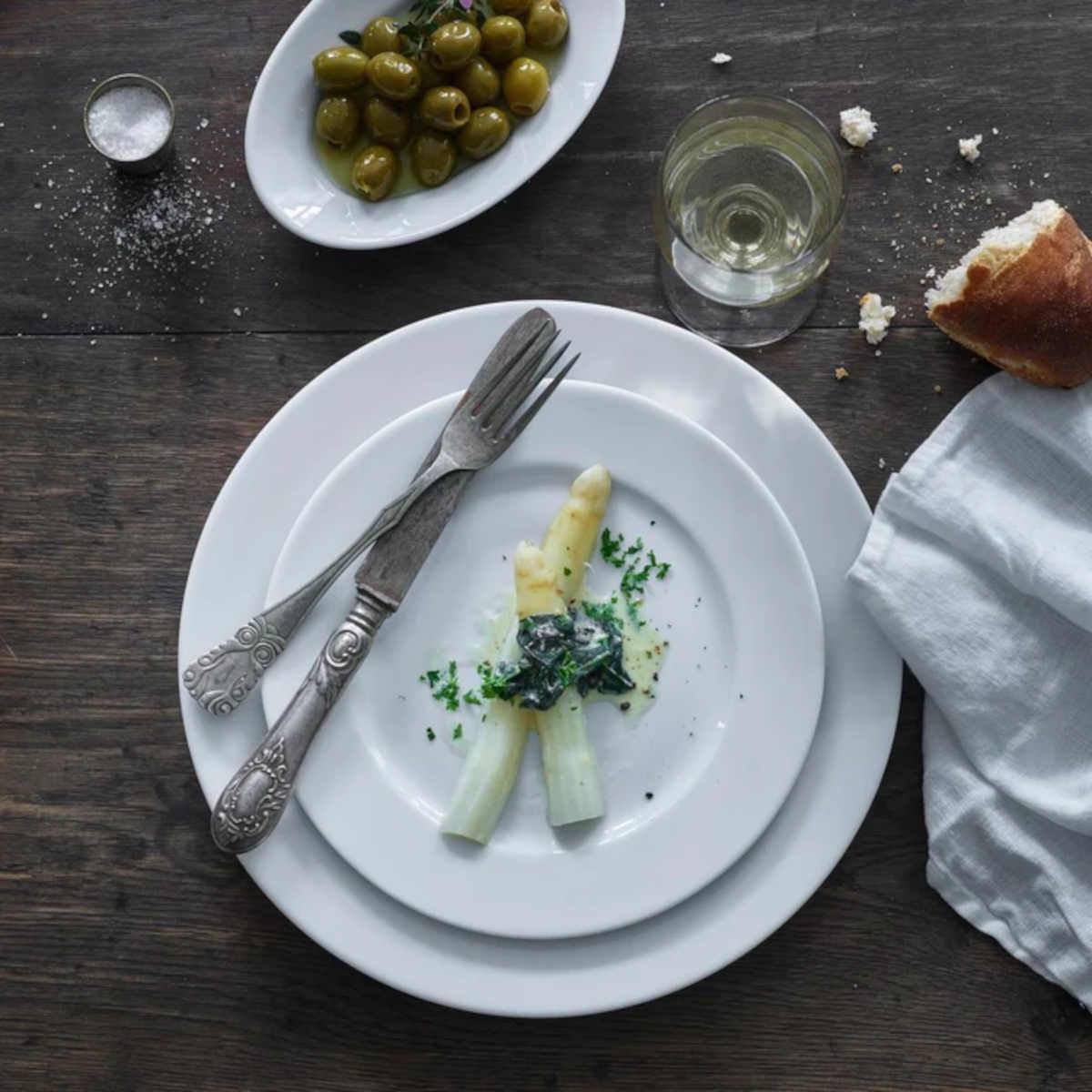 Pillivuyt Sancerre Dinner Plate 31cm– White Sancerre plates on table with food and wine
