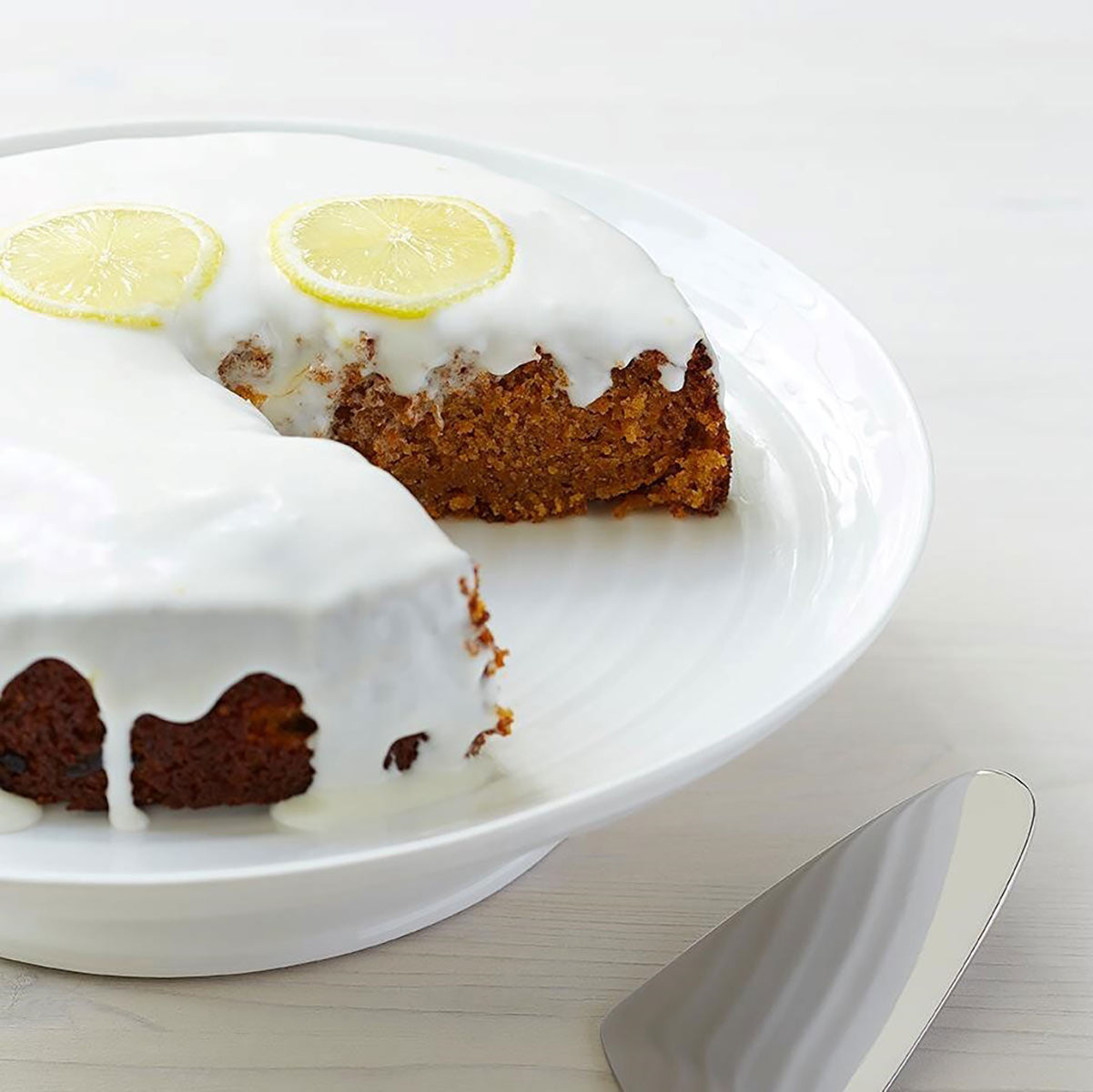 Portmeirion Sophie Conran Footed Cake Plate 32cm | Minimax