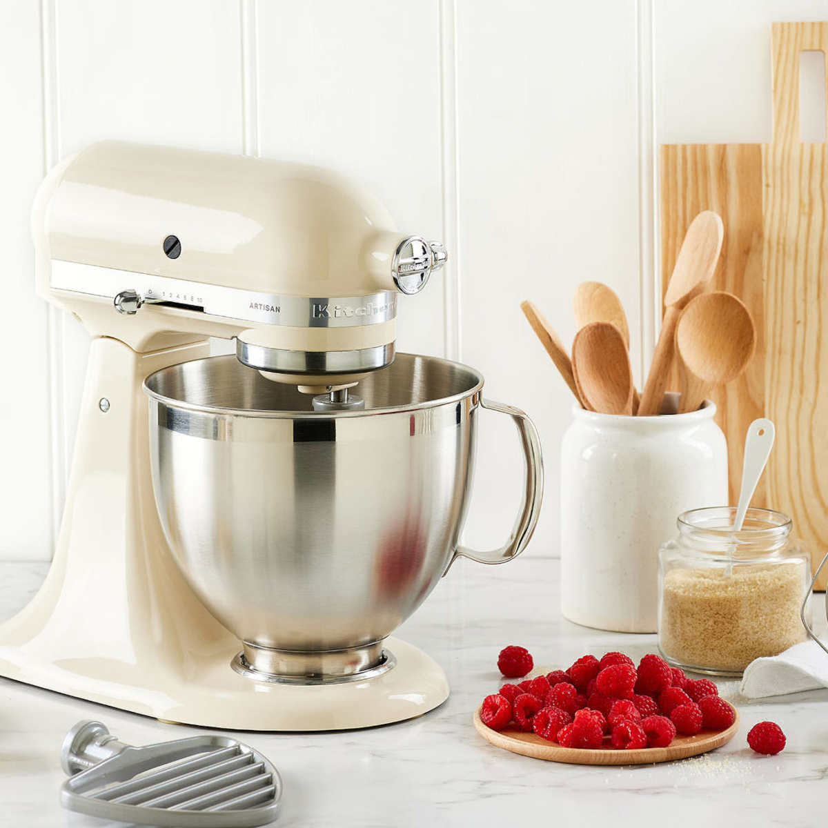 KitchenAid KSM195 Artisan Series Stand Mixer Almond Cream | Minimax