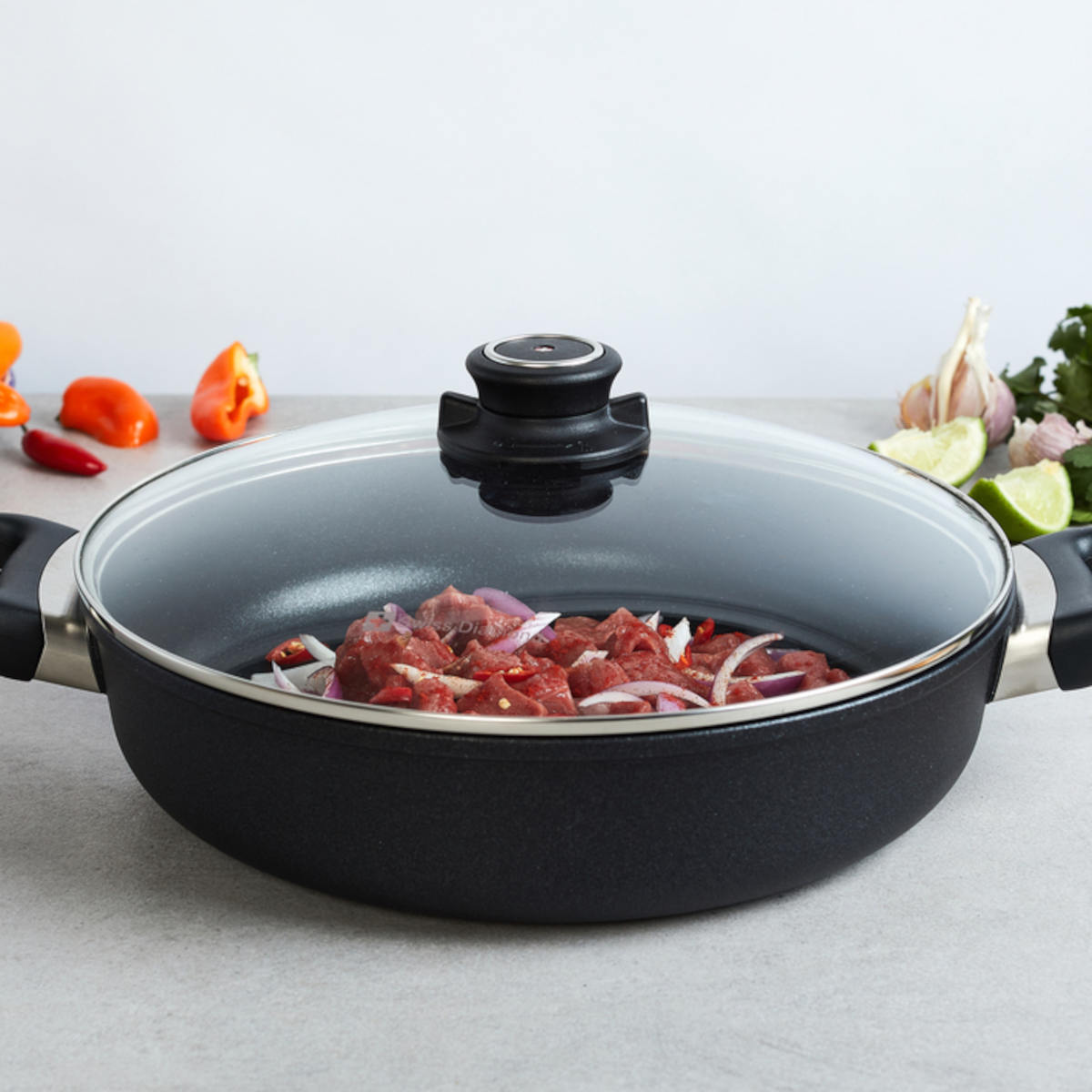 Swiss Diamond XD Classic Induction Sauteuse with Lid 32cm | Minimax