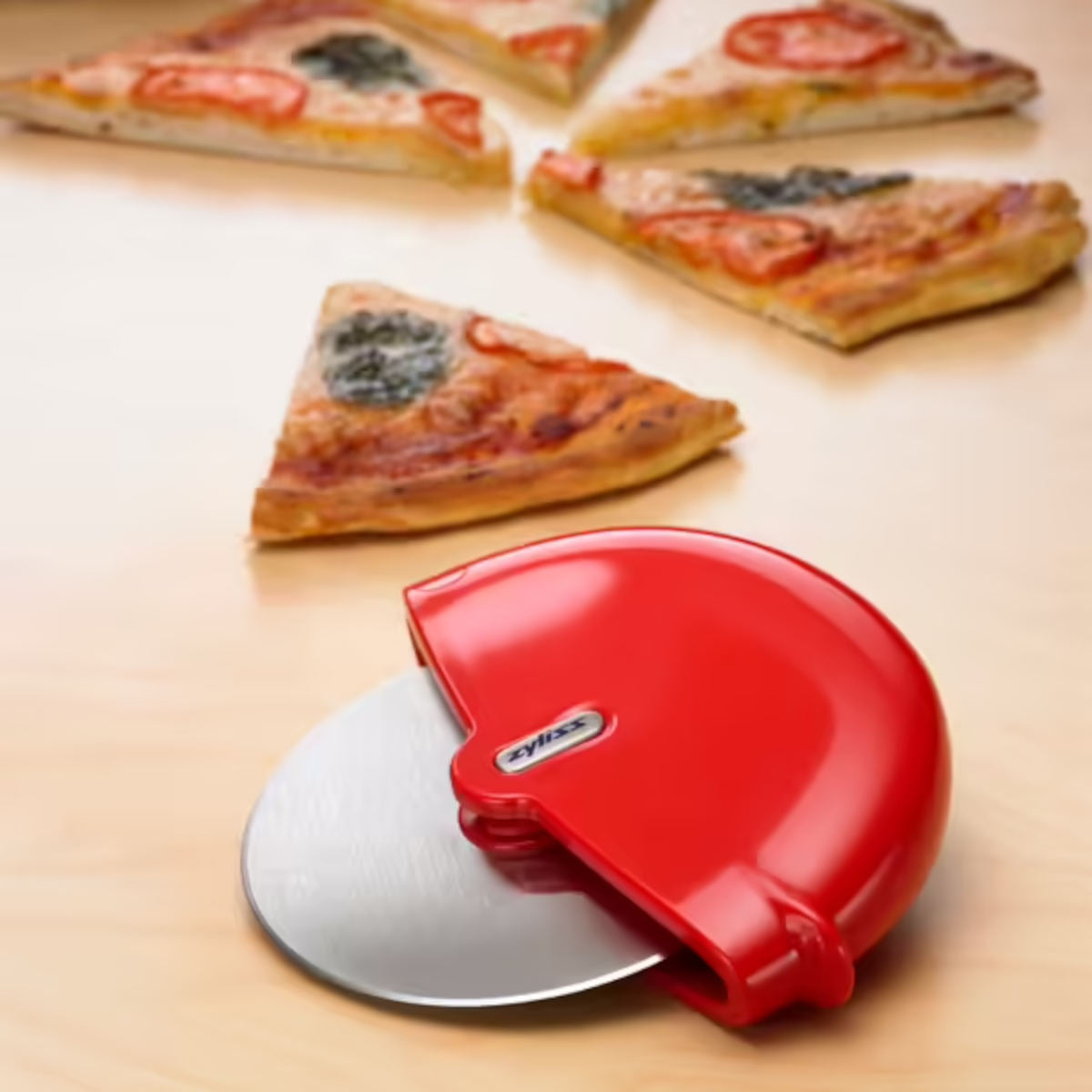 Zyliss Pizza Wheel & Slicer Red | Minimax