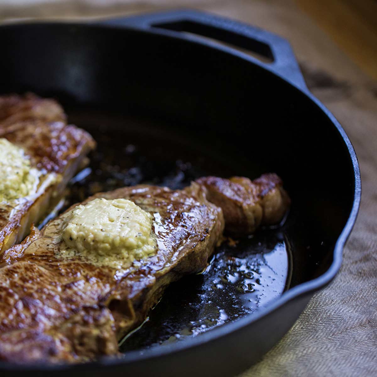 Lodge Cast Iron Skillet 26cm | Minimax