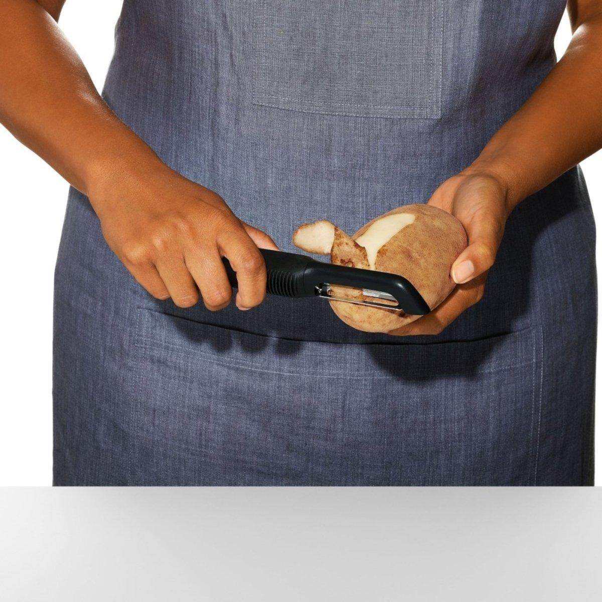 OXO Good Grips Swivel Peeler | Minimax