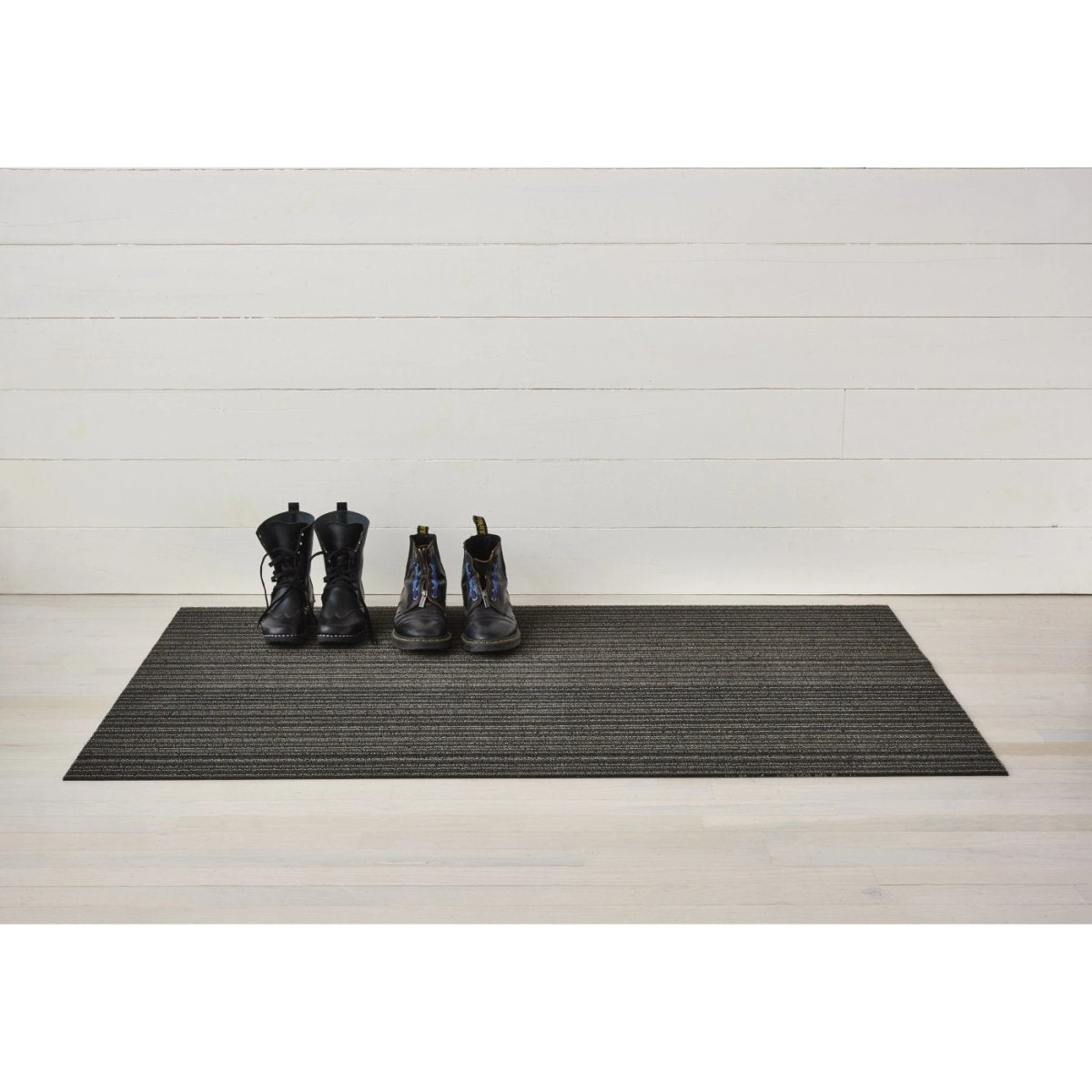 Utility Mat Skinny Stripe Steel 61x91cm - Minimax